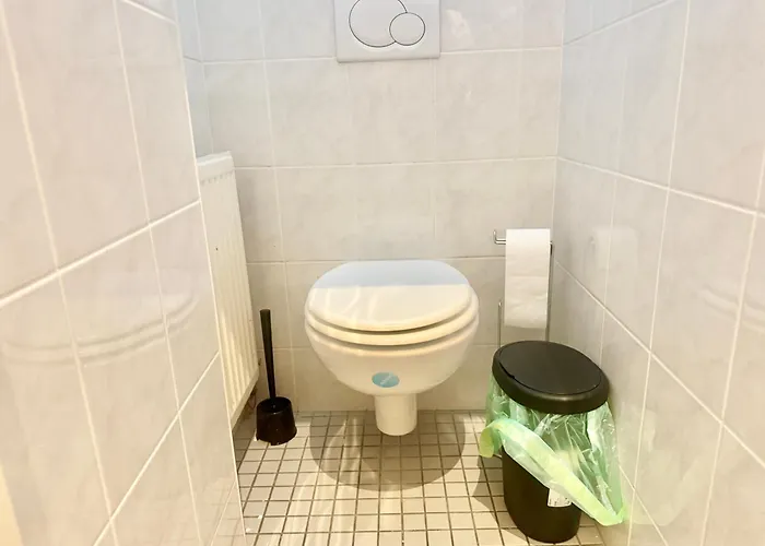 شقة 4 Bedroom Stylish With Shared Backyard