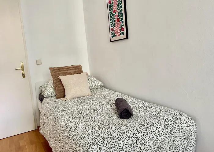 4 Bedroom Stylish With Shared Backyard * فيينا